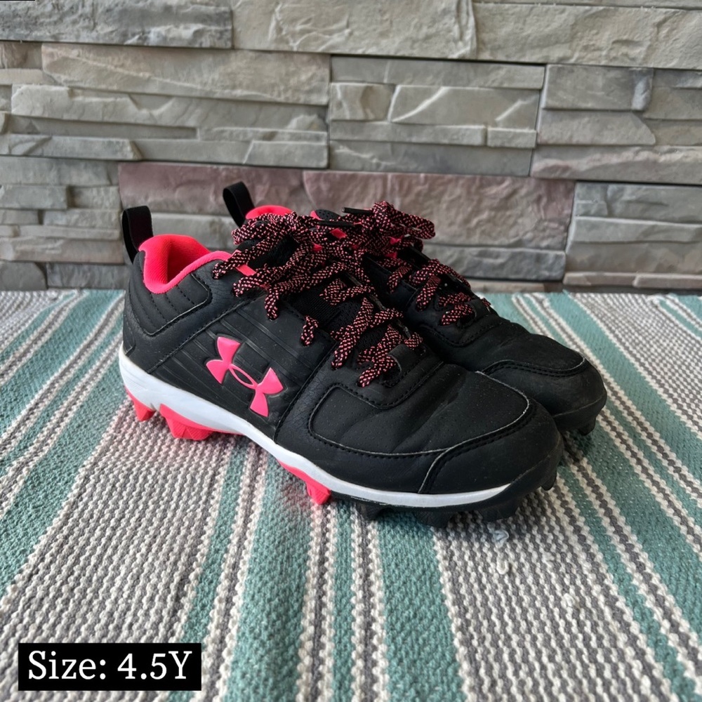 Girls Under Armour Cleats